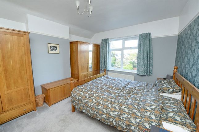 Detached house for sale in Reading Road, Farnborough