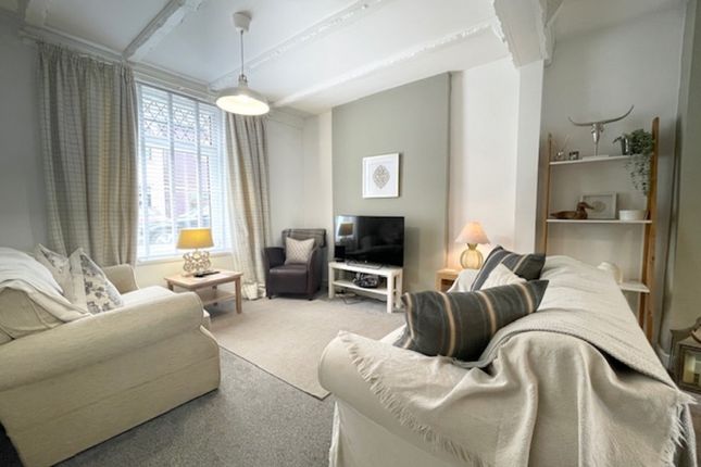 4, Starbuck Street, Caerphilly photo 5