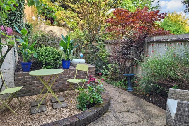 3, Cowdreys, Tonbridge photo 4