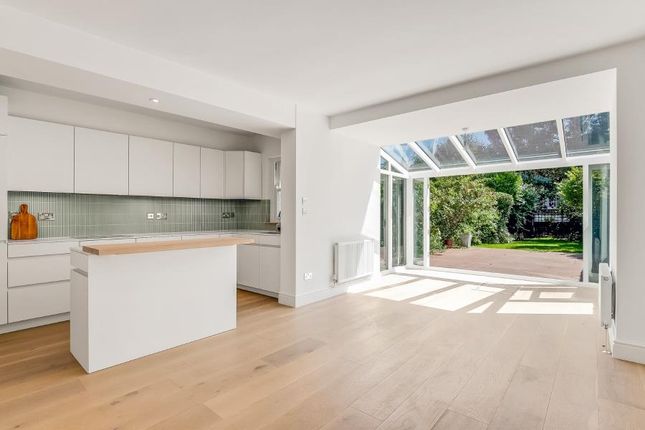 Thumbnail Flat to rent in Goldhurst Terrace, South Hampstead