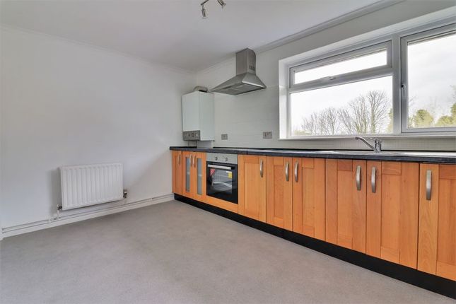 8 Compton Court, Chidham Close, Havant photo 4