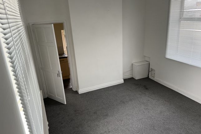 Flat to rent in Birches Head Road, Northwood, Stoke-On-Trent