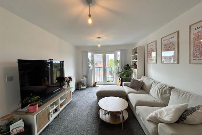 24, Oakwood Grove, Bury photo 3