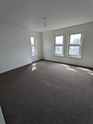 Flat 4 Leigh House, Seaton photo 3