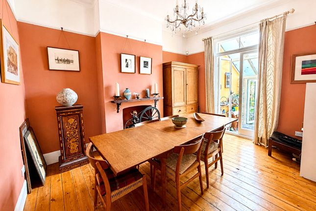 66, Wisteria Road, London photo 4