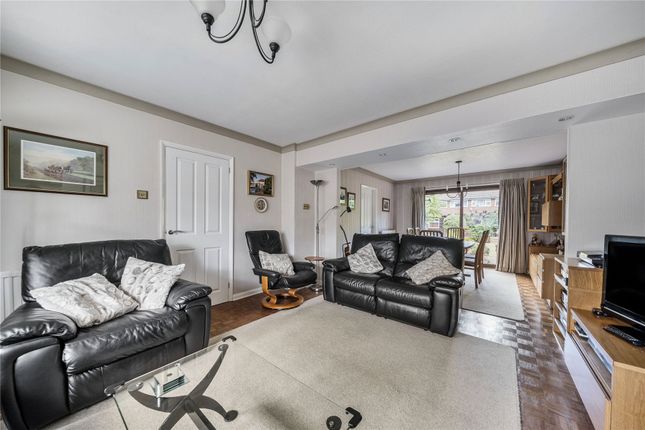 13, Oakley Close, Surrey photo 2