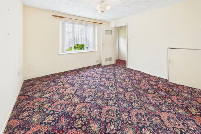 6, Bodriggy Court,, Hayle photo 2