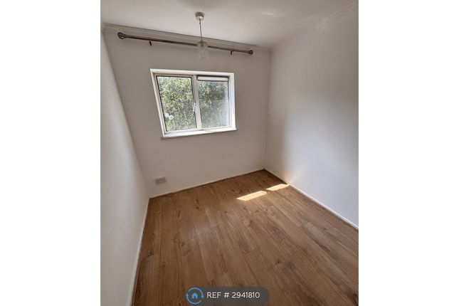 Flat, Valley House Beaconsfield Road, London photo 2