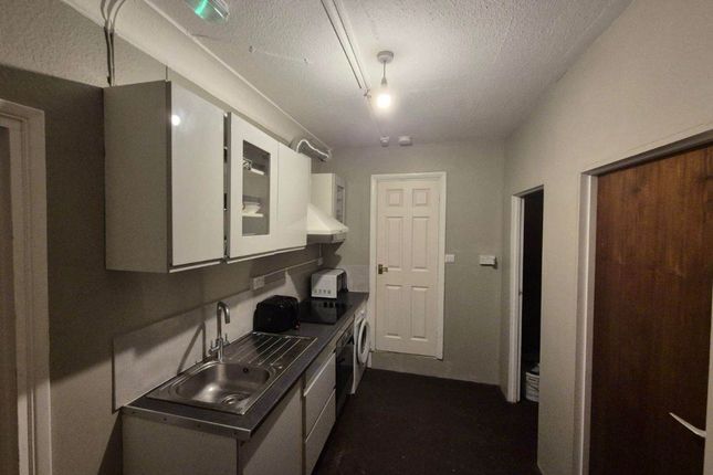 22 Pepper Road, Leeds photo 5