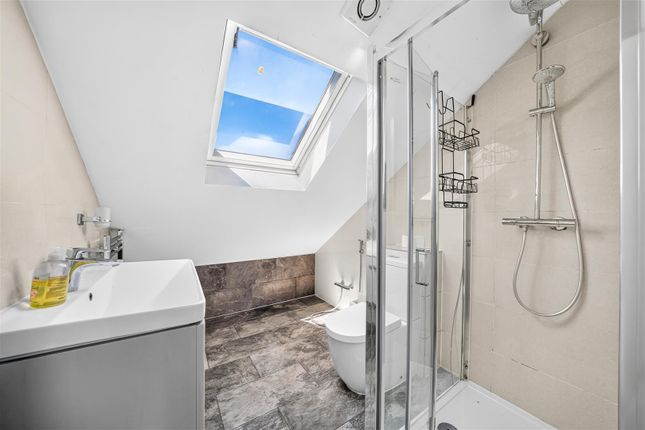 7, Whitney Avenue, Redbridge photo 4