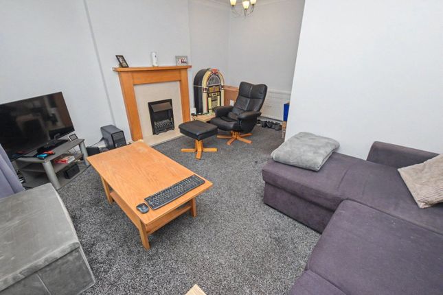 28, Cross Lane, Leeds photo 4
