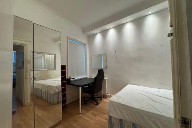 37, Leythe Road, London photo 4