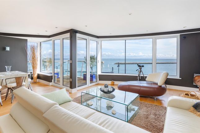Apt. 20, Number One, The Parade, Cowes photo 2