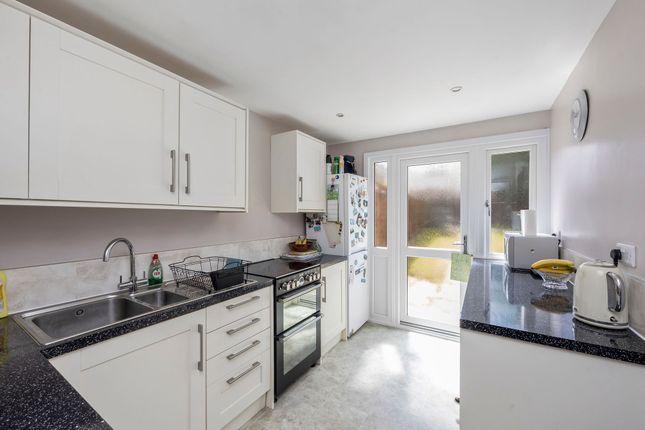 3 Shinwell Walk Henderson Road, Crawley photo 2