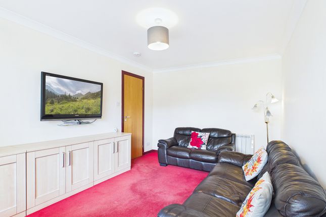 32, Hillside Avenue, Kingussie photo 4