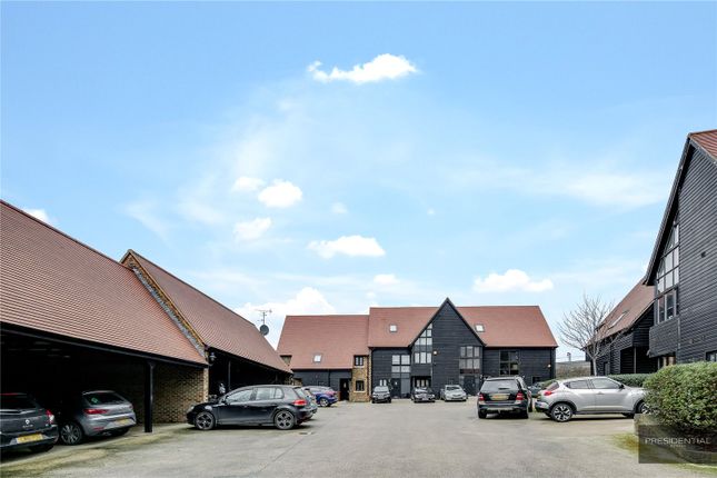 Dovecote Barns Purfleet Essex Rm19 2 Bedroom Terraced House For