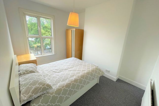 164, High Road Flat B First Floor Flat, London photo 4