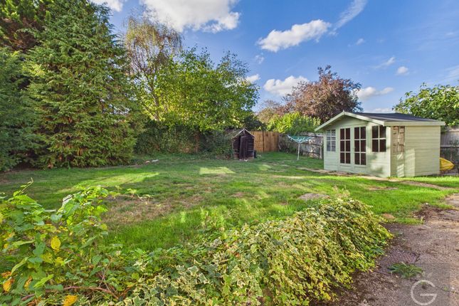 8, Wychwood Close, Reading photo 2