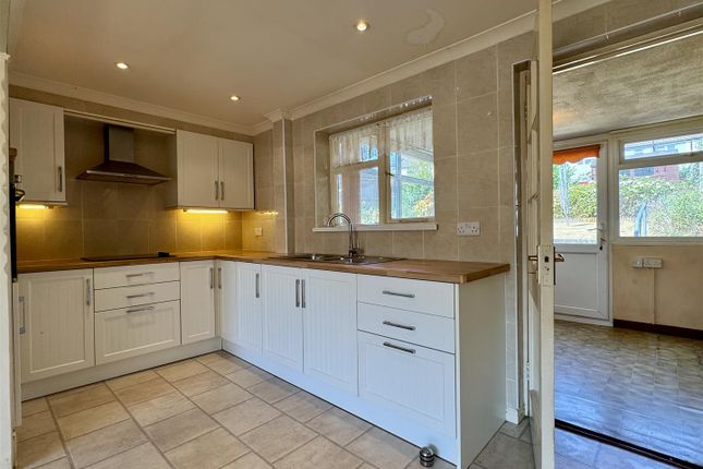 48, Raglan Way, Chepstow photo 2
