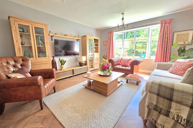 The Lodge, Green Street, Brockworth photo 4