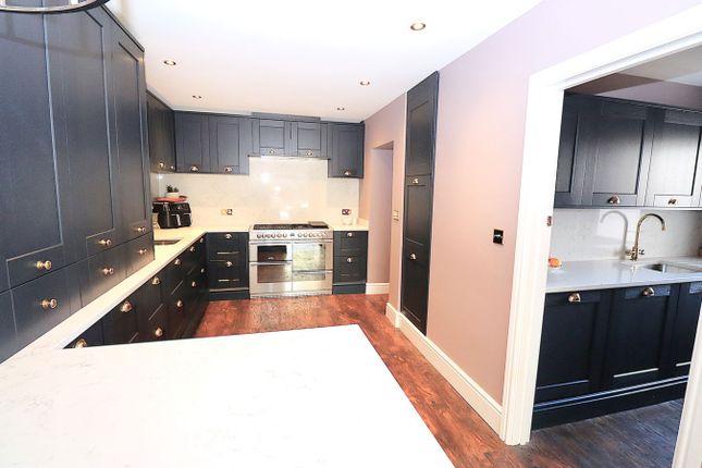 4, Chingford Avenue, FARNBOROUGH photo 4