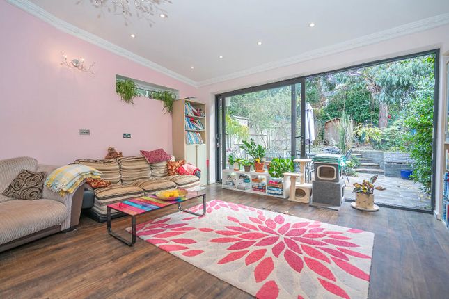 15, Everington Road, London photo 4