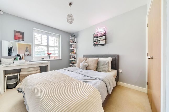 Flat for sale in Imperial Road, Windsor
