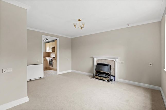 62, Saffron Meadow, Stratford-Upon-Avon photo 2