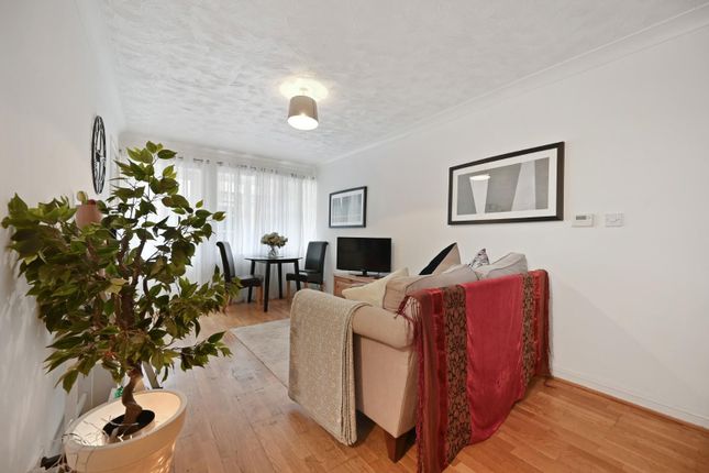 2, Burlington Mews, Acton photo 3