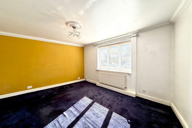 54, Oak Tree Road, Ashford photo 2