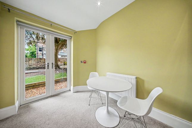 Flat Flat 2, 45, St. Georges Road, Harrogate photo 4