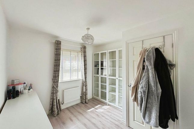 29, Courtleigh Avenue, Barnet photo 4