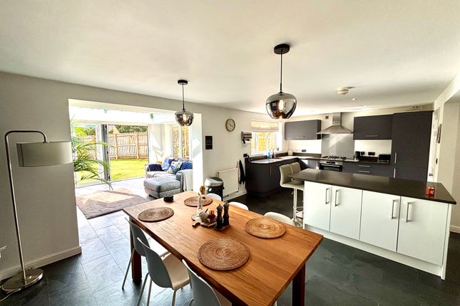 5, Saxilby Road, East Morton photo 4