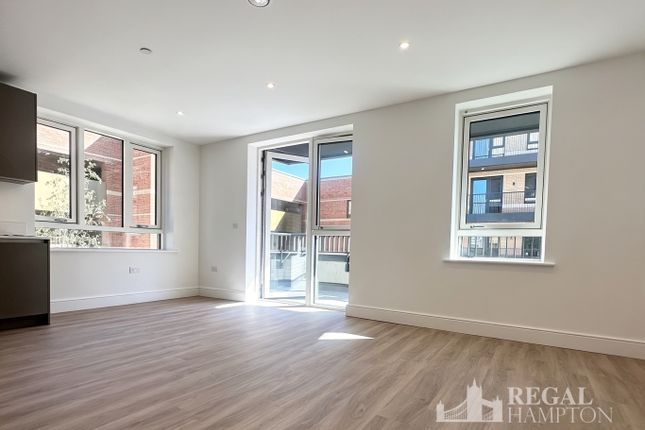 11,  Mill House, 36 Rose Square, London photo 5
