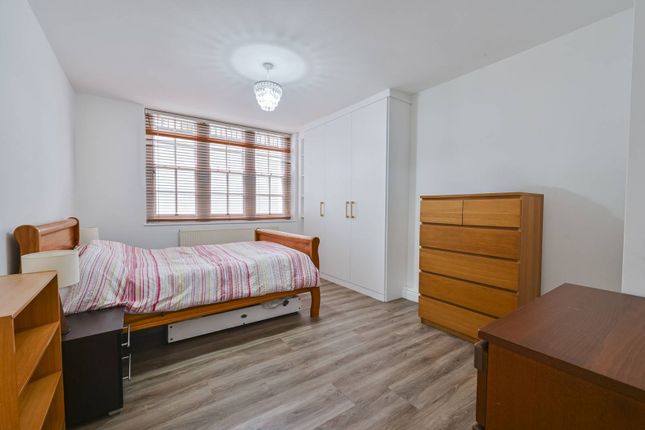 Thumbnail Flat to rent in Florence Street, Angel, London