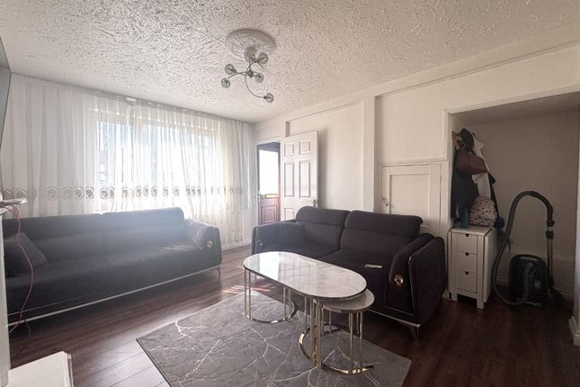 17, Ashdown Road, Enfield photo 2