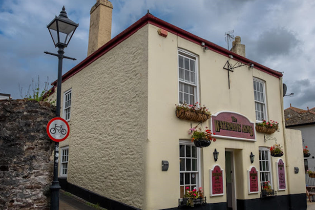 Thumbnail Pub/bar for sale in Victoria Street, Totnes