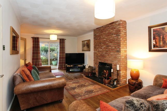 3, Llanharry Road, Pontyclun photo 4