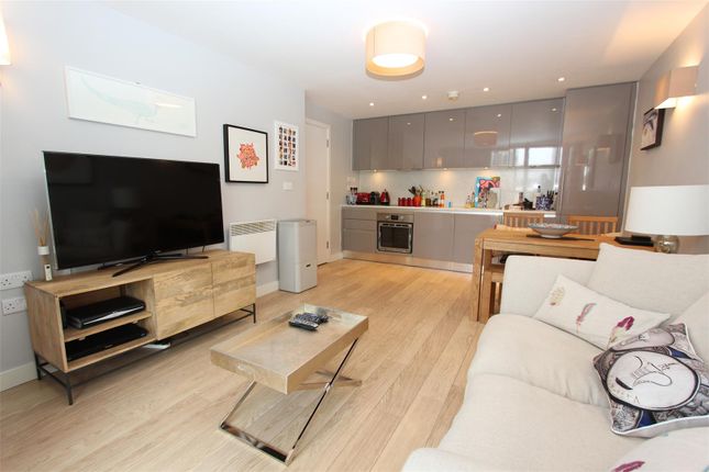 Flat to rent in Fyfe House, New River Village, Hornsey