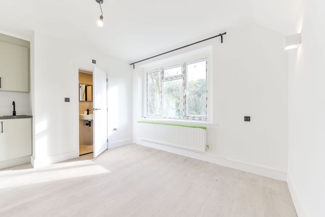 Montpelier Road, London, Ealing photo 2