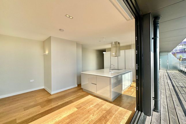 Flat 8, 258 Upper Fourth Street, Milton Keynes photo 4