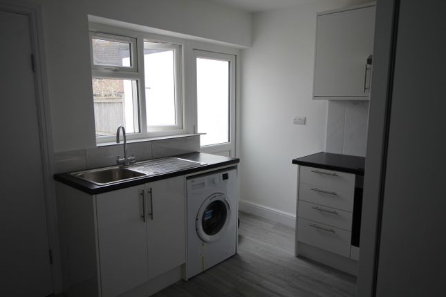 235, Beam Avenue, Dagenham photo 5
