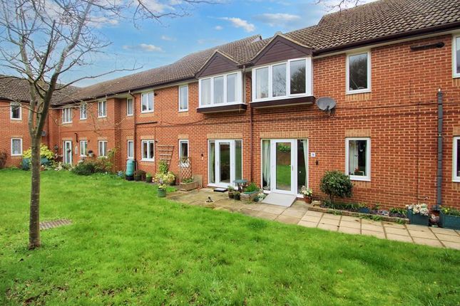 Thumbnail Flat for sale in Rosewood Gardens, High Wycombe