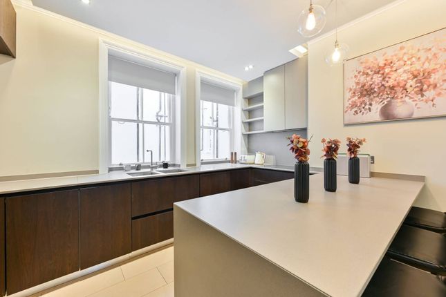 Flat to rent in Drayton Gardens, South Kensington, London