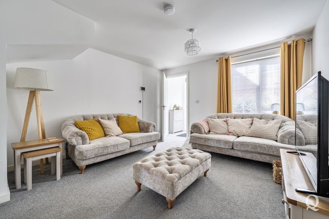 30, Hop Garden Crescent, Sittingbourne photo 2
