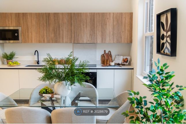 Flat, Crossfield Chambers Gladbeck Way, Enfield photo 4