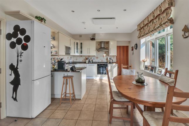 Apartment 2, Hill House,, Church Road, Somerset photo 4