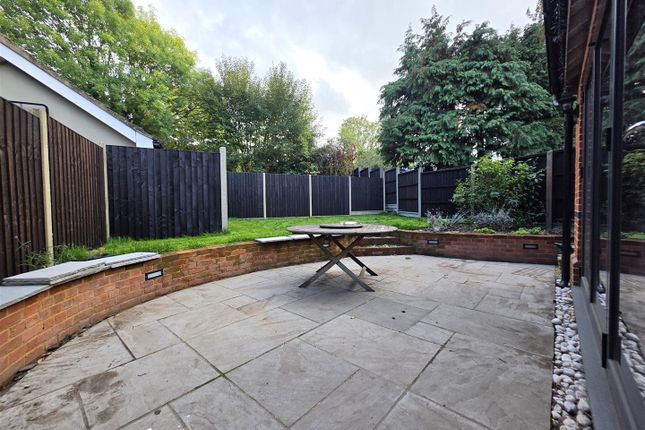 Sturt Road, Frimley Green photo 2