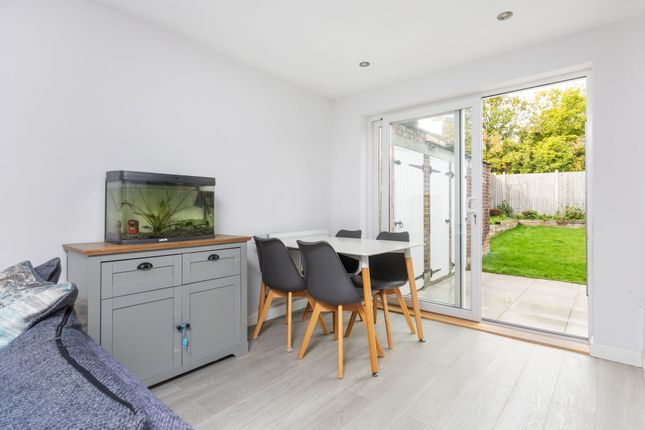 6 Moss Road, Winchester photo 4