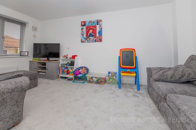 14, Sparrowhawk Close, Great Yarmouth photo 3